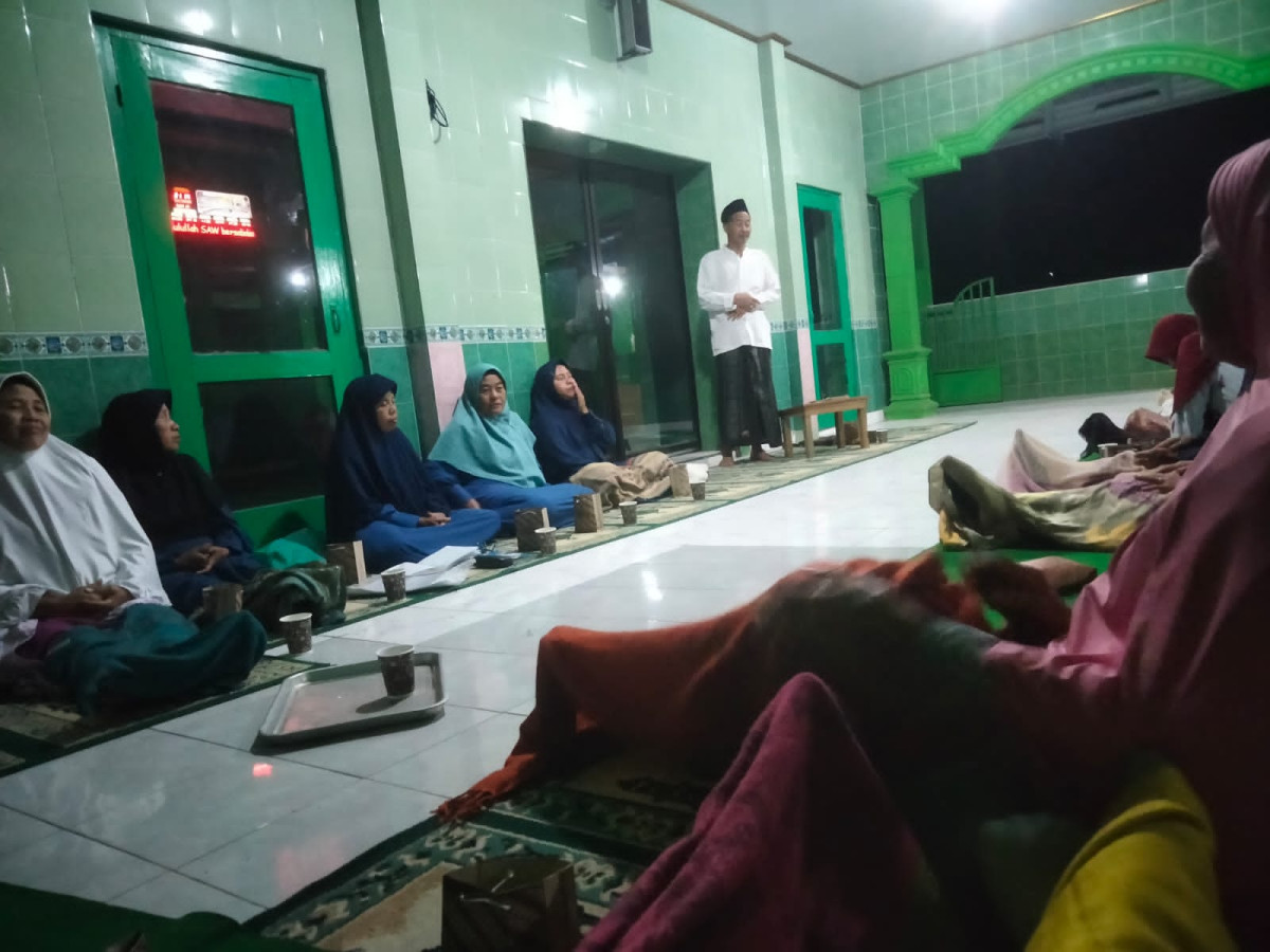 Pengajian Rutin Ibu-Ibu Malam Selasa