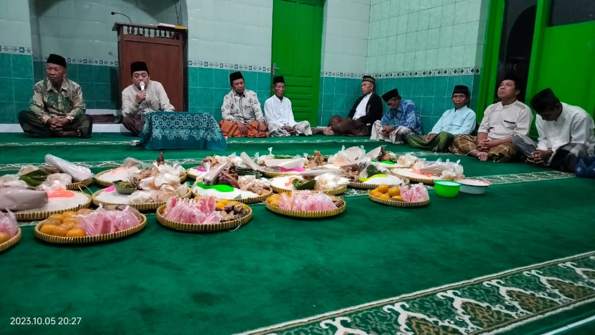 Makanan yang disajikan untuk kembul bujono