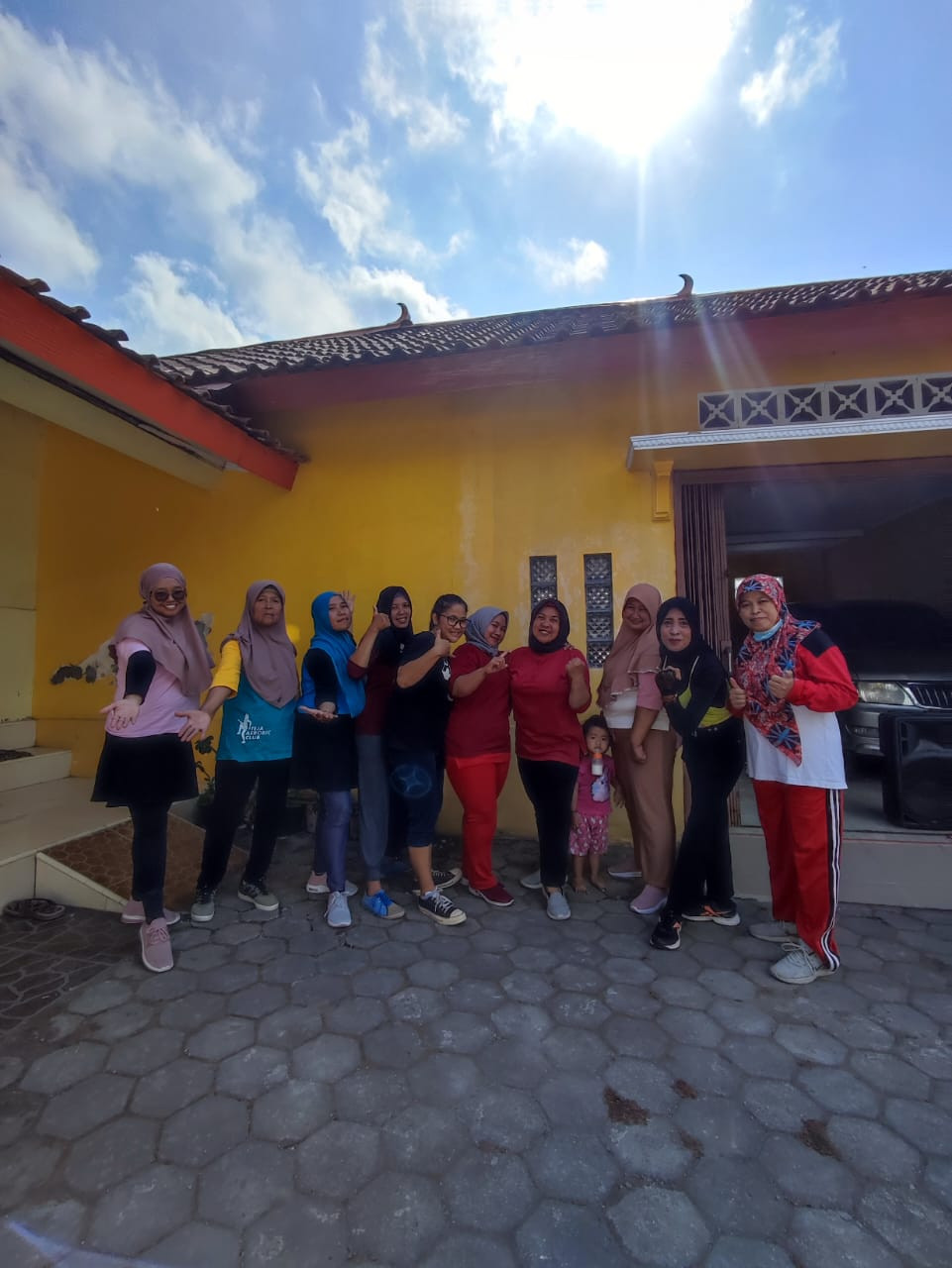 Senam rutin Minggu pagi RT 01 klewonan kragilan