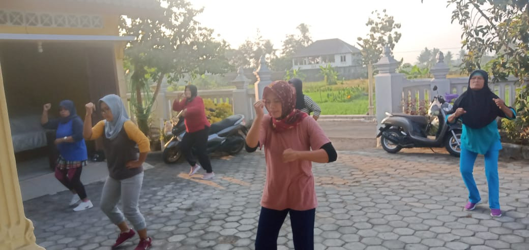 Senam rutin Minggu pagi RT 01 kragilan