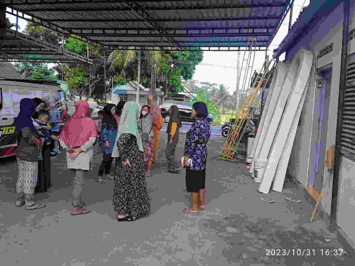 Purwobinangun Jenguk Warga Sakit