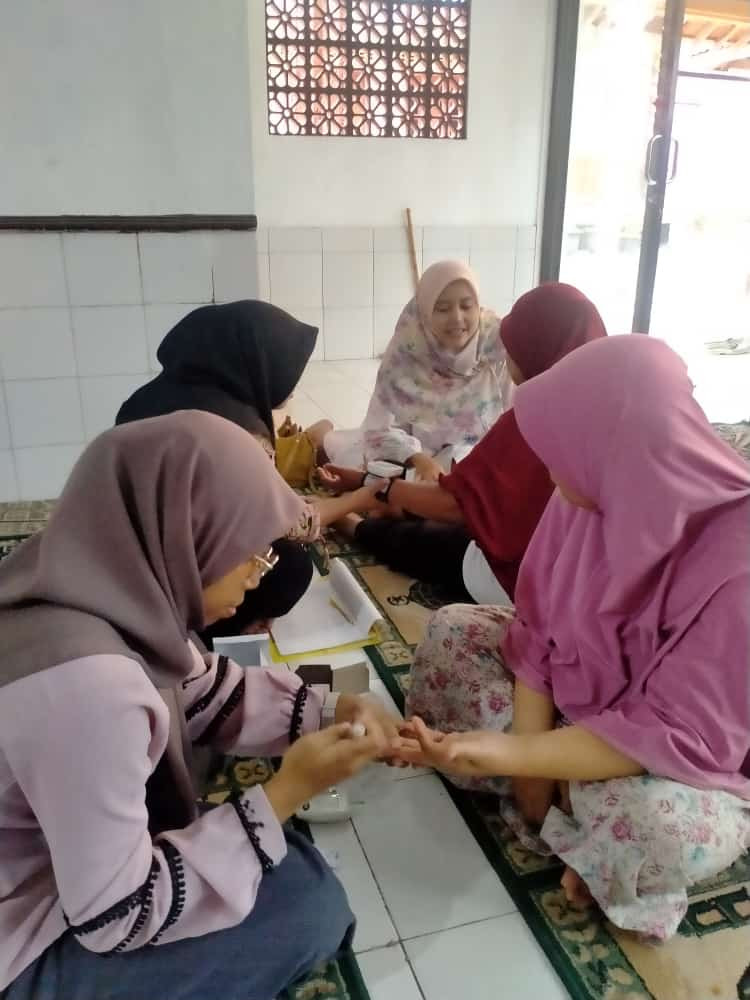 Gratis Tensi dan Gula Darah rt 04 Koroulon Lor