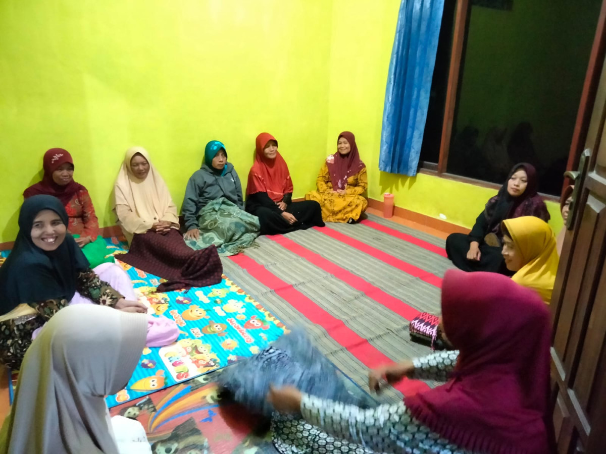 Pengajian Rutin Ibu-Ibu Malam Selasa