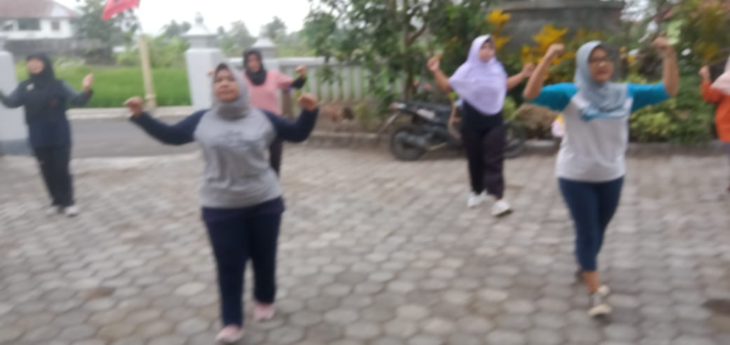 Senam rutin Minggu pagi RT 01 kragilan