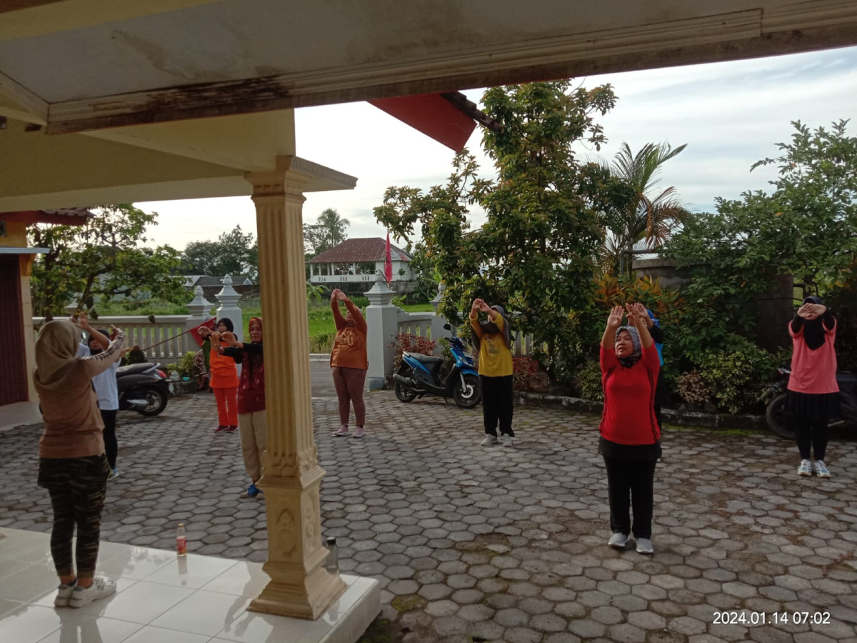 Senam rutin Minggu pagi RT 01 padukuhan kragilan