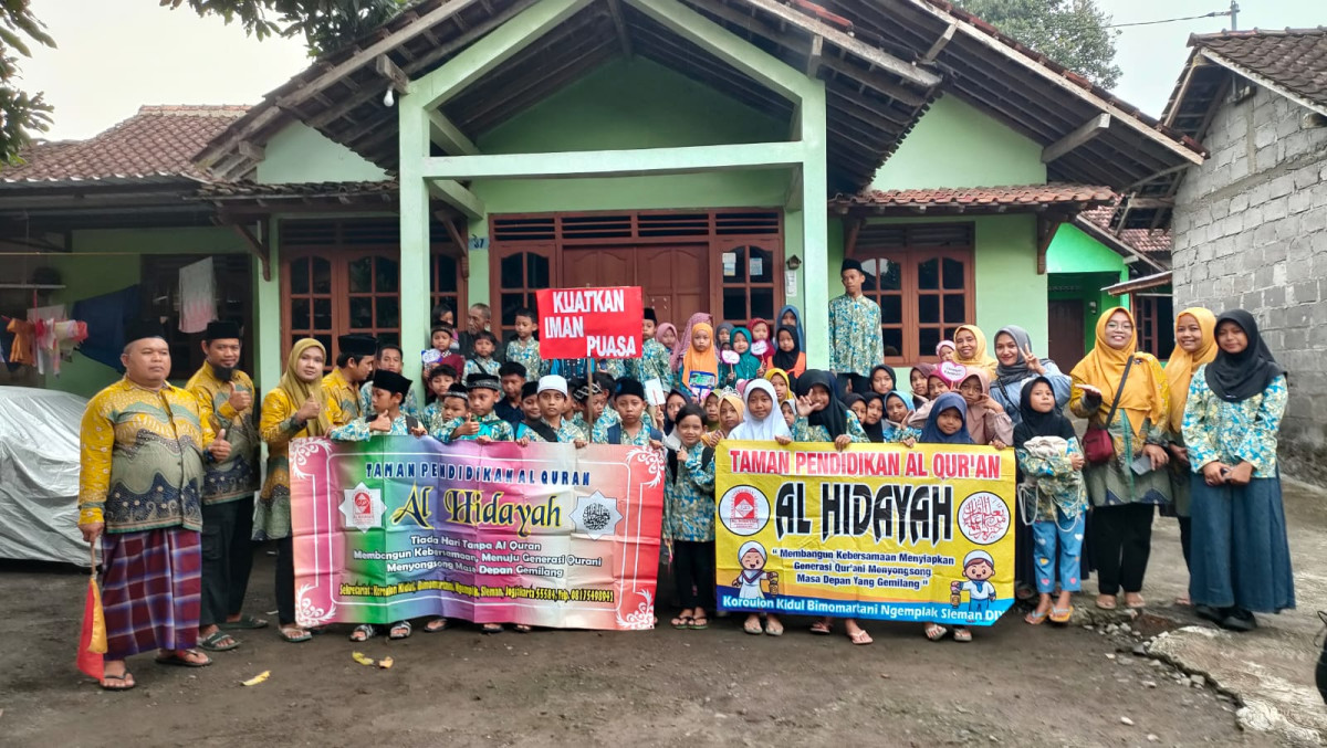 Pawai Keliling santri TPA Al Hidayah Koroulon Kidul