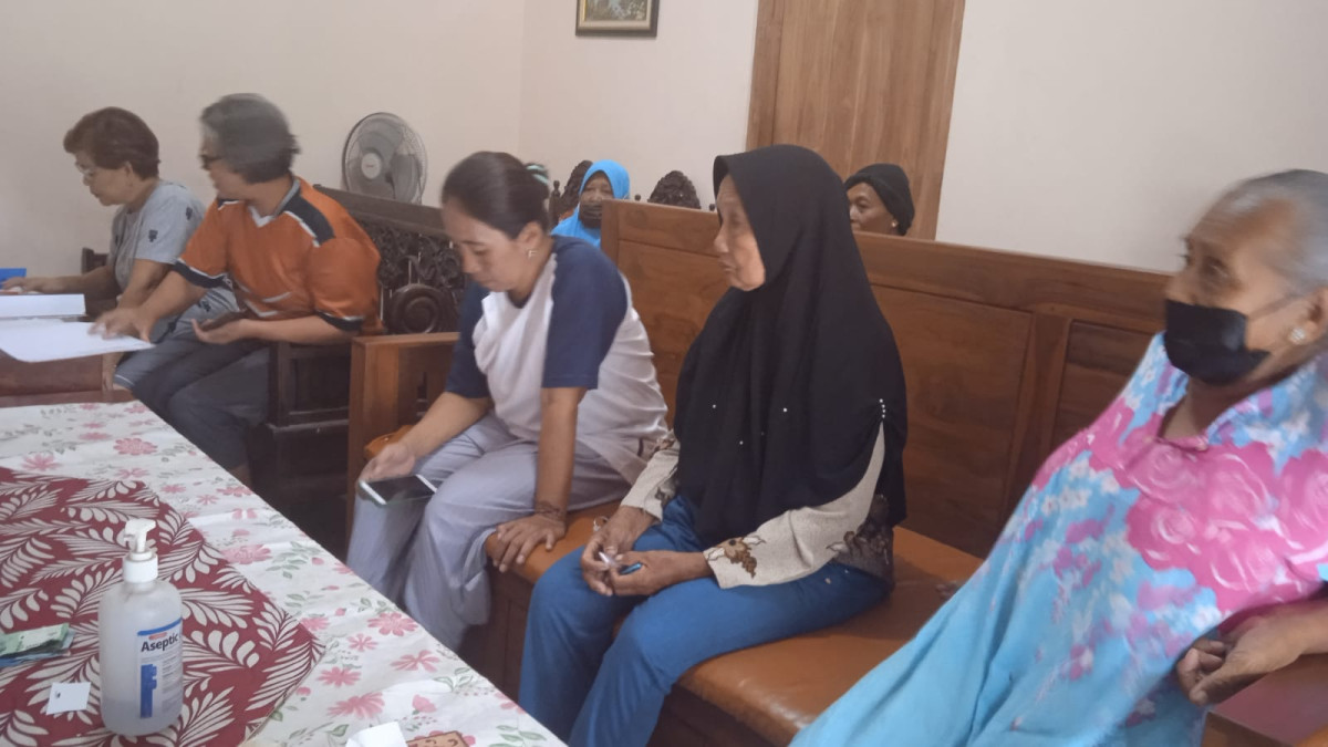 Kegiatan Rapat RT 04 Rw 27 Koroulon Kidul