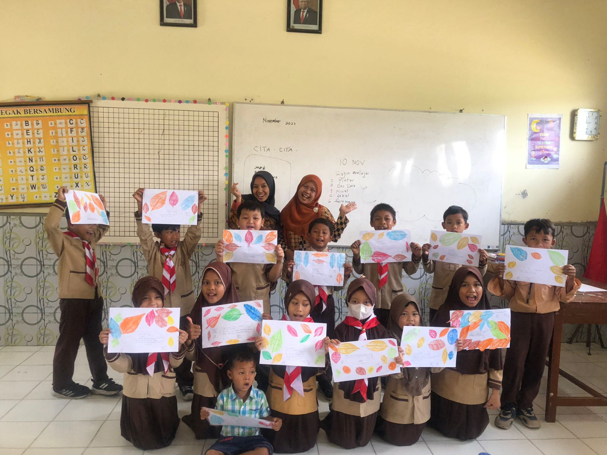 Kader Sorasan Menghadiri undangan  sebagai Guru Tamu SDN Koroulon 1