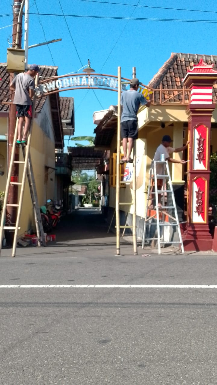 Pengecatan Gapuro Purwobinangun