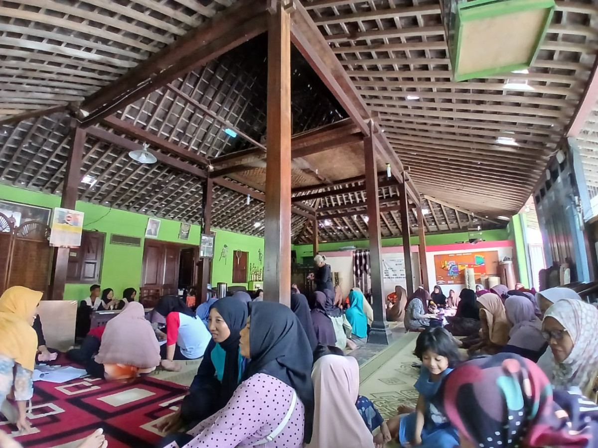 Pertemuan PKK minggu wage dusun Kalibulus