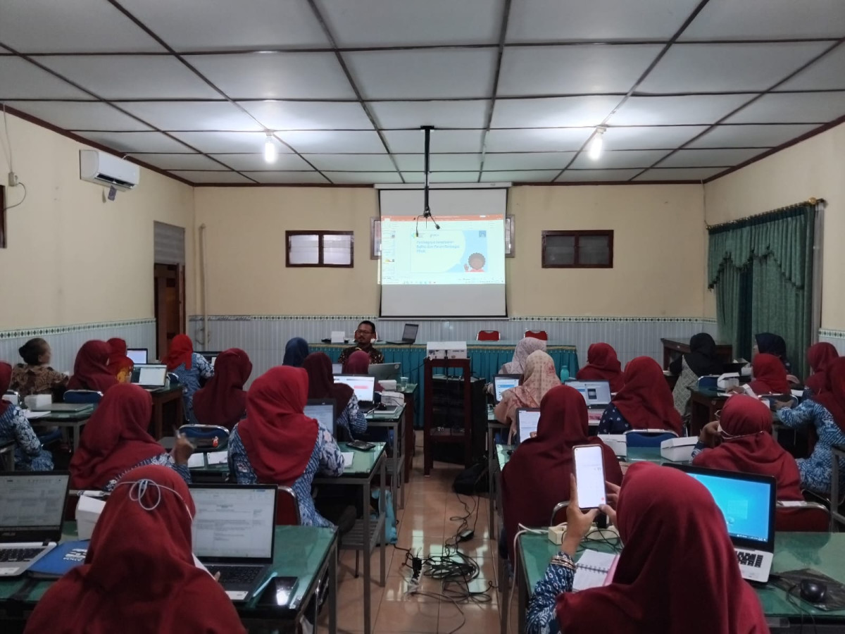 Pendidik PAUD Sorasan mengikuti Bimtek