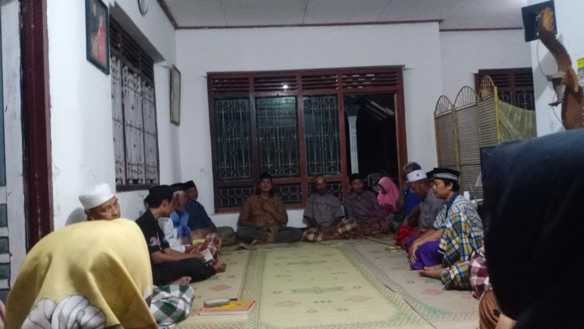 Yasinan rutin malam jum'at dusun Kalibulus