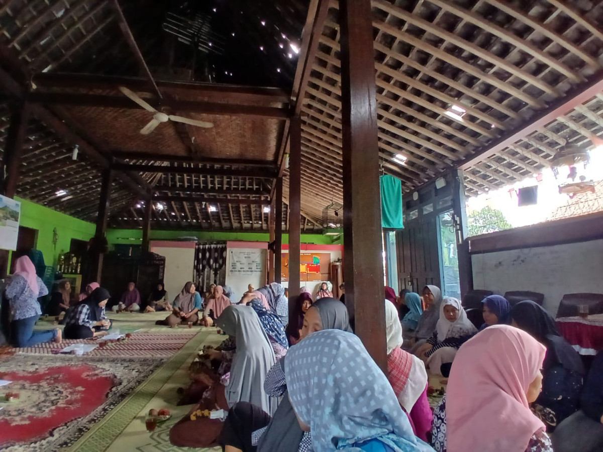 Pertemuan PKK dusun Kalibulus