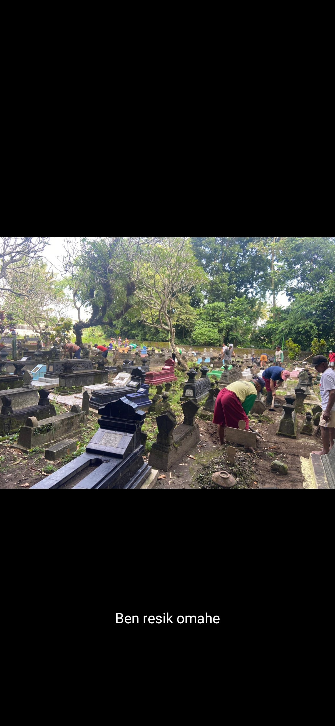 BESIK MAKAM KOROULON LOR