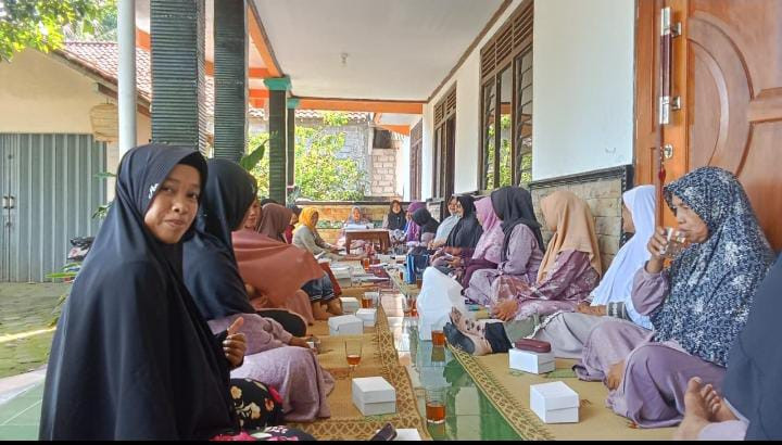 Pertemuan PKK RW di Sorasan