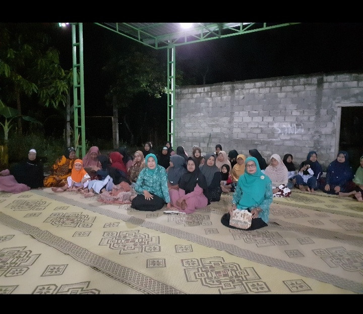Yasinan rutin malam jum'at dusun Krebet