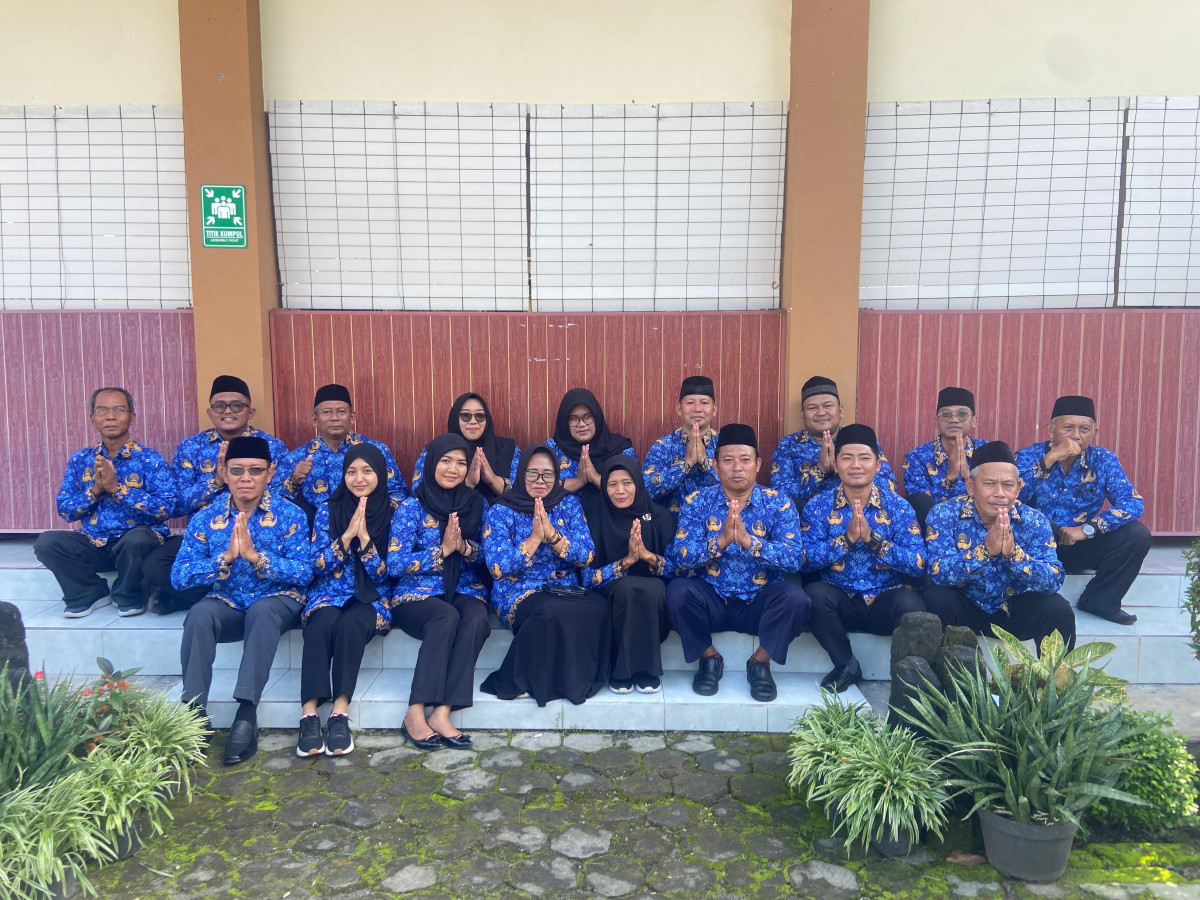 Kalurahan Bimomartani Menjadi Petugas Upacara Memperingati Hari Kartini dan Otonomi Daerah di Kapanewon Ngemplak