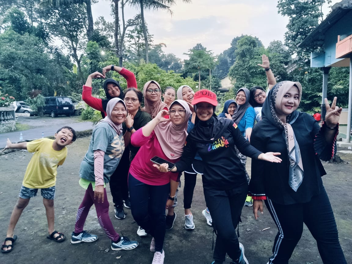 Senam ibu-ibu tegal balong