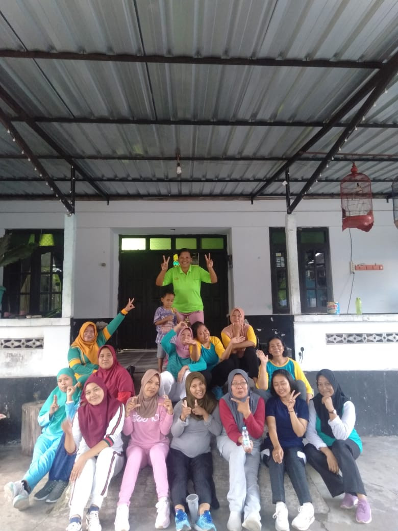 Senam ibu-ibu tegal jaten balong