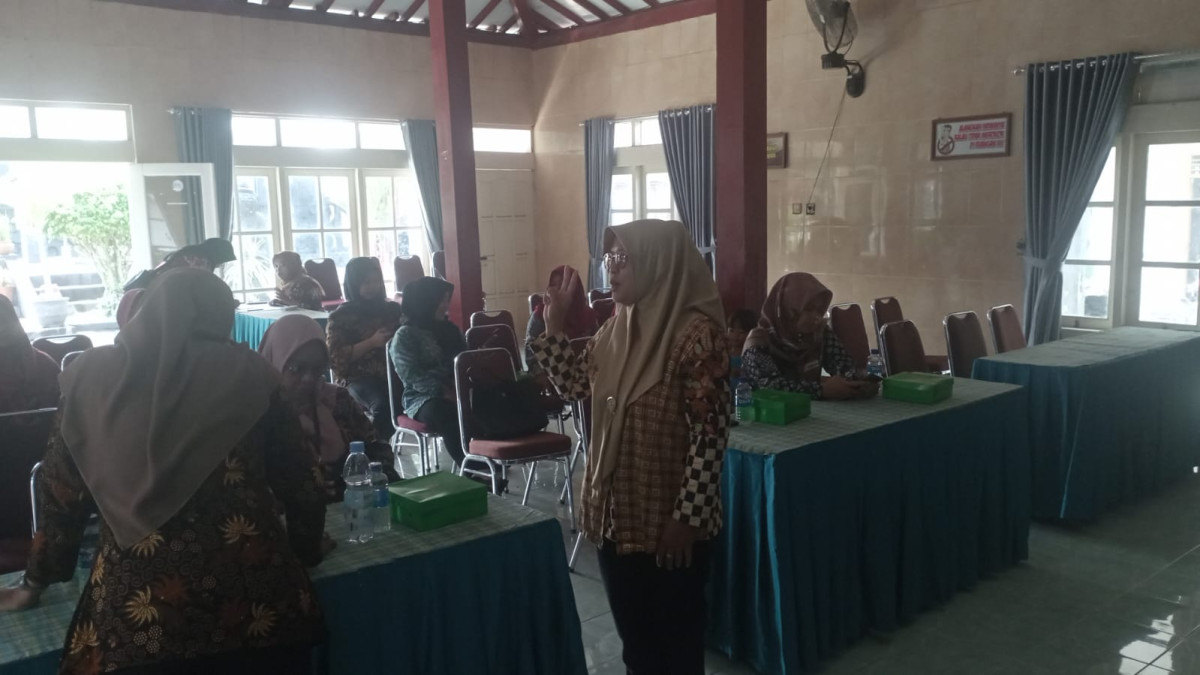 Kader Sorasan menghadiri pembinaan Pokja KKB