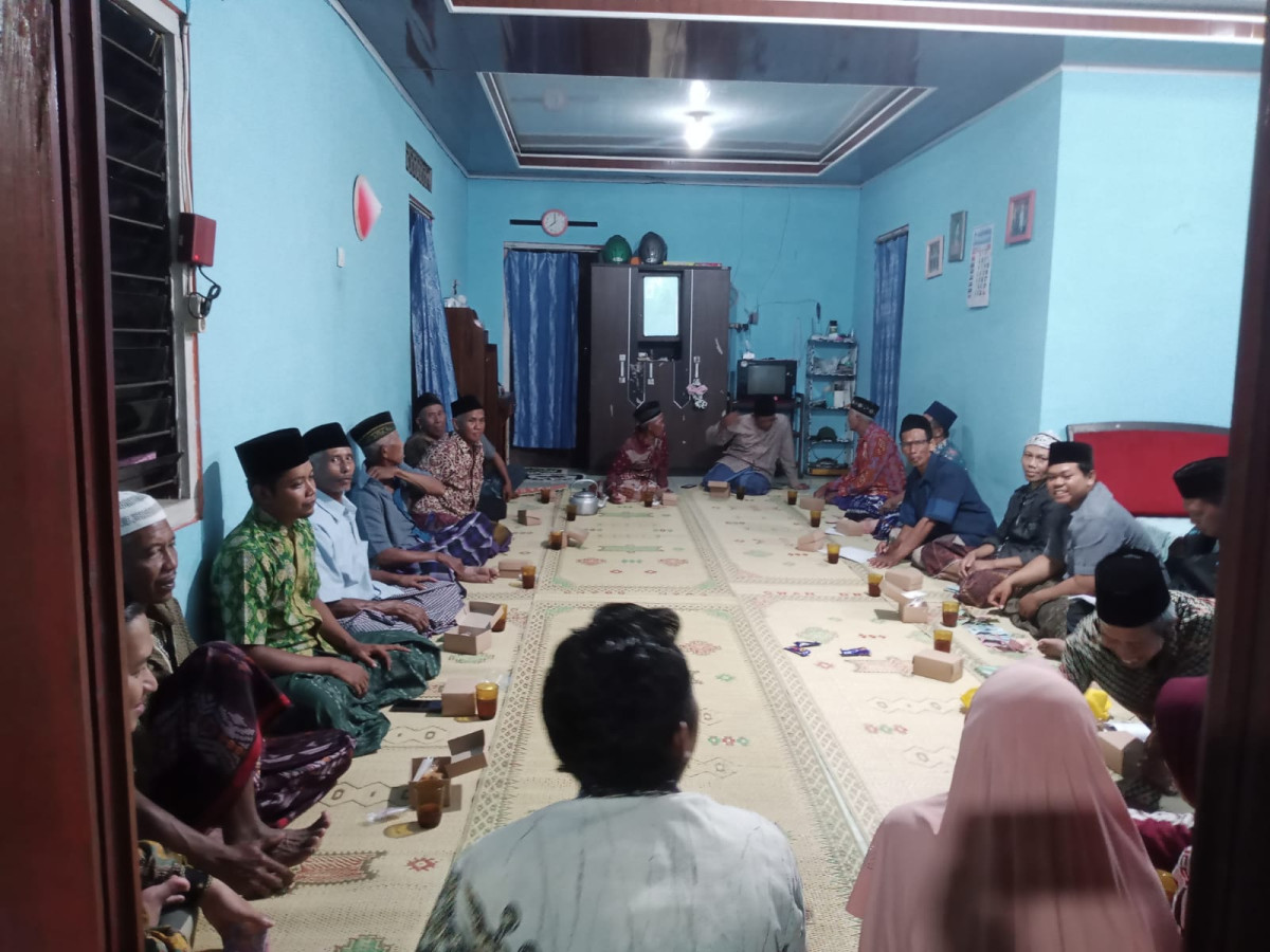 Pertemuan bapak-bapak rt 02 balong