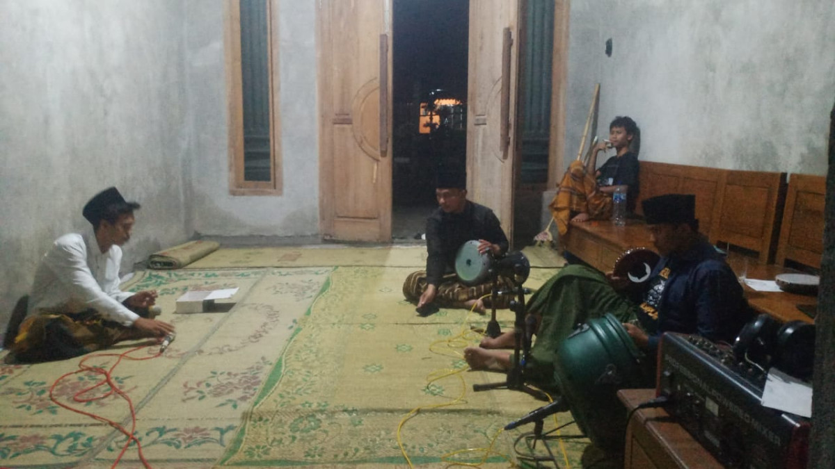 Latihan hadroh tegal jaten balong