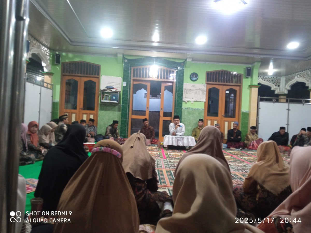 Pengajian rutin malam minggu kliwon