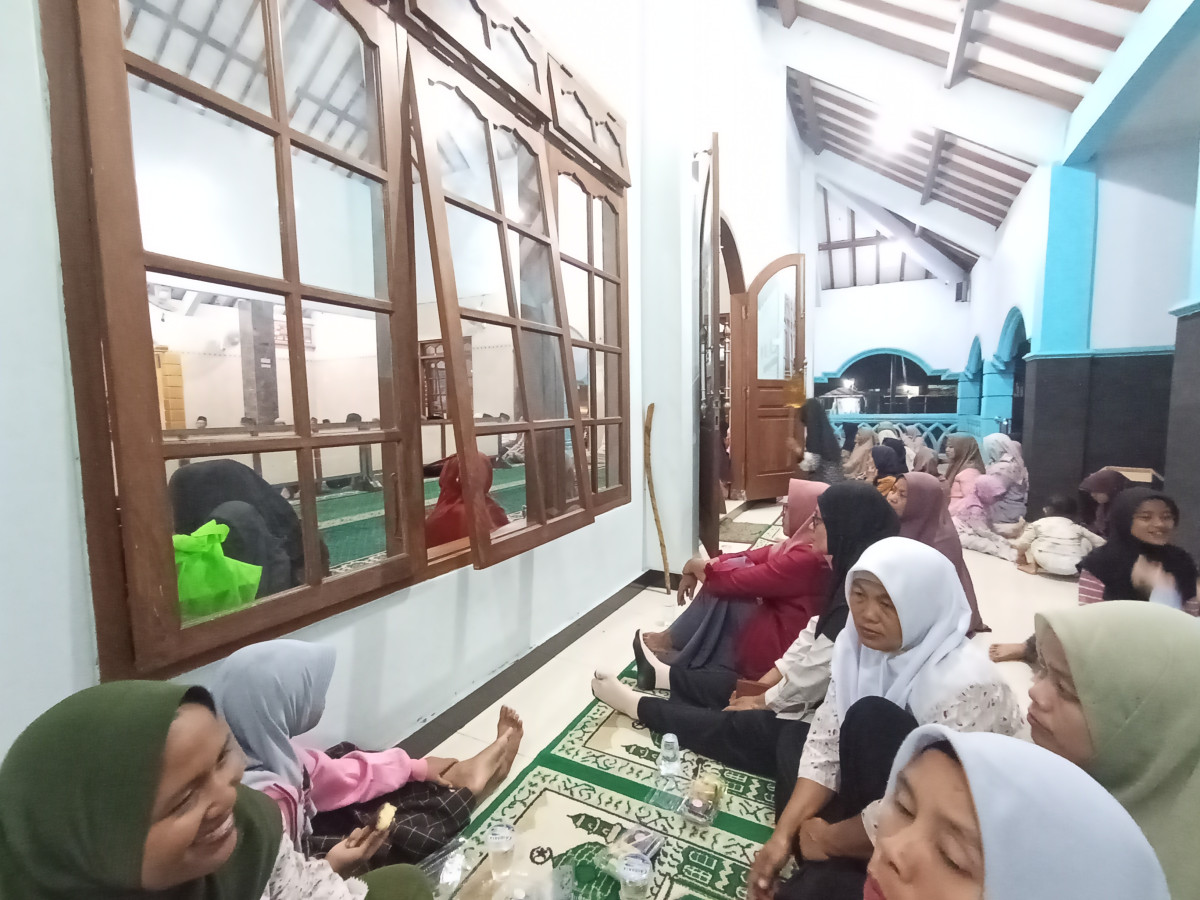 Pengajian rutin malam minggu paing masjid al hidayah dusun koroulon kidul