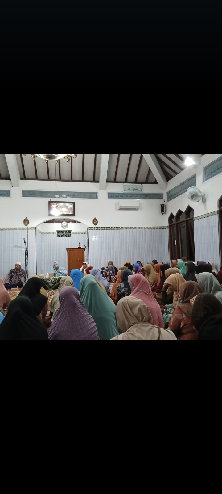 Pengajian rutin Minggu Kliwon masjid at taubah  Rogobangsan