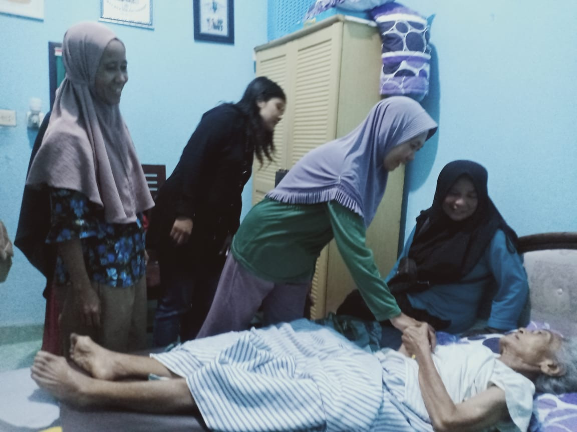 Kunjungan rumah anggota yg sakit