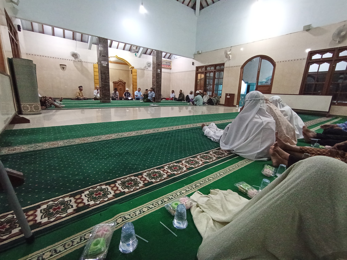 Rapat panitia persiapan hari raya Idul Adha dusun Koroulon kidul