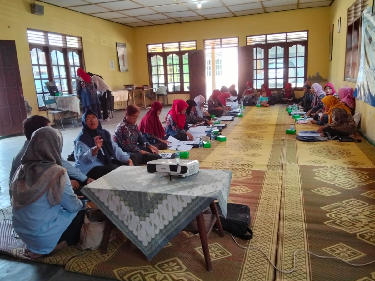 Bimtek Pengolahan Hasil Pertanian Tanaman Pangan KWT Mawar Handayani dusun Kalibulus