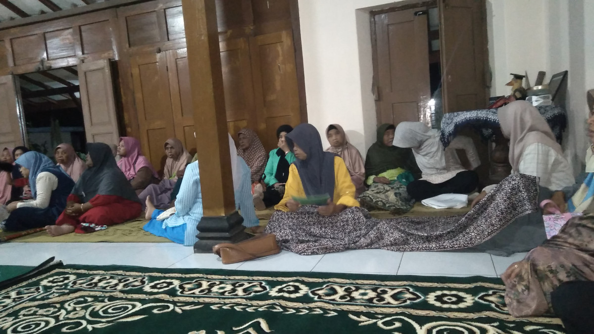 Yasinan ibu2 cokrogaten