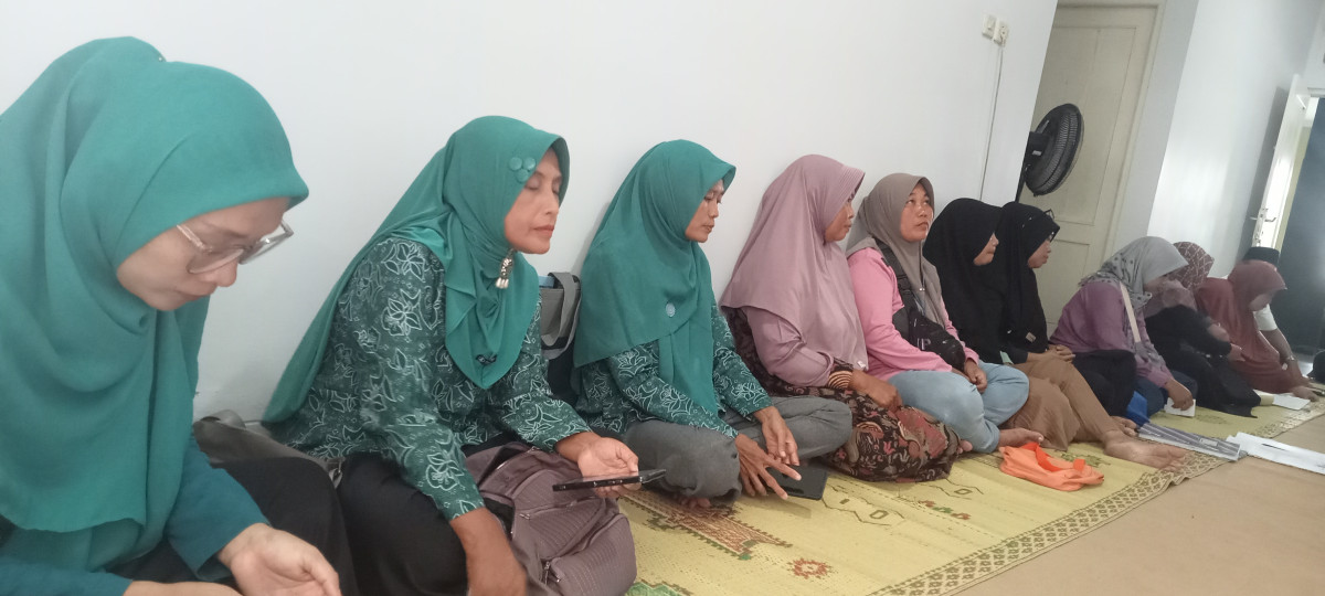 Pembinaan administrasi pedukuhan.