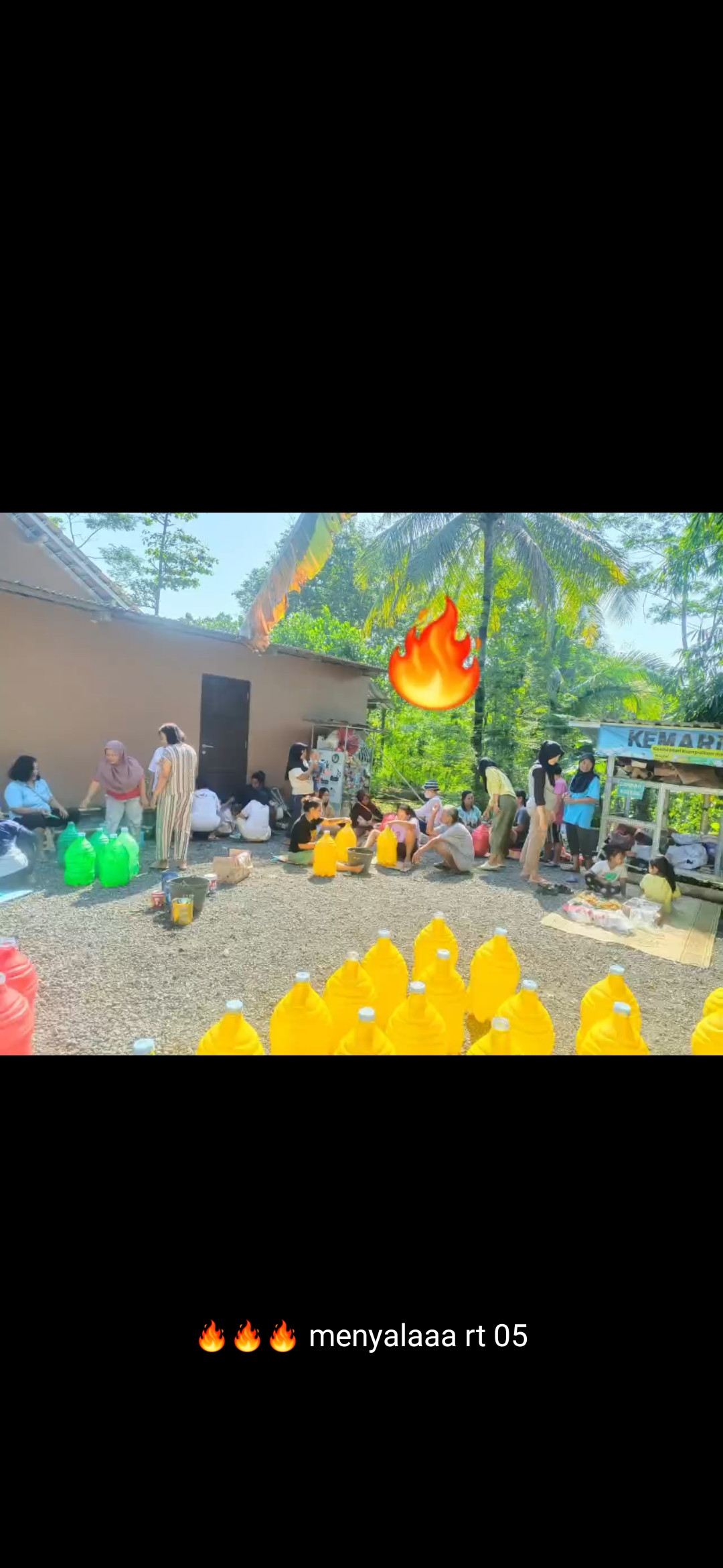 Pembuatan 750 Galon Sampah Purwobinangun Koroulon lor