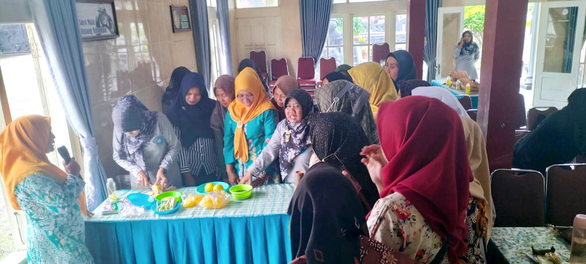 Kader Kalibulus mengikuti sekolah literasi