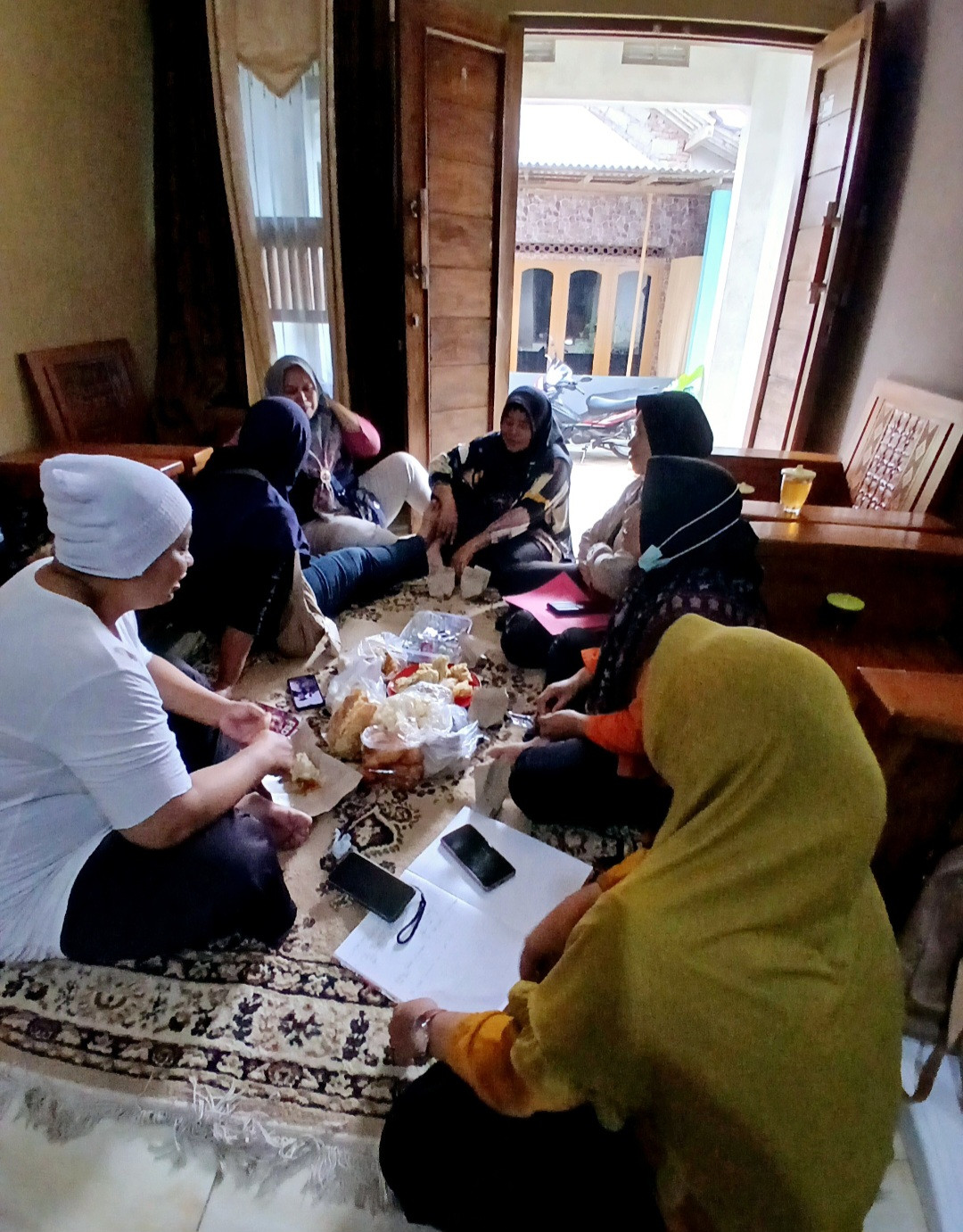 Kader dusun Kalibulus mengikuti pertemuan anggota pokja 4