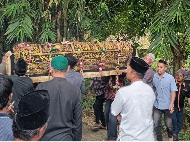 Takziah ibu arjo suwarno di balong