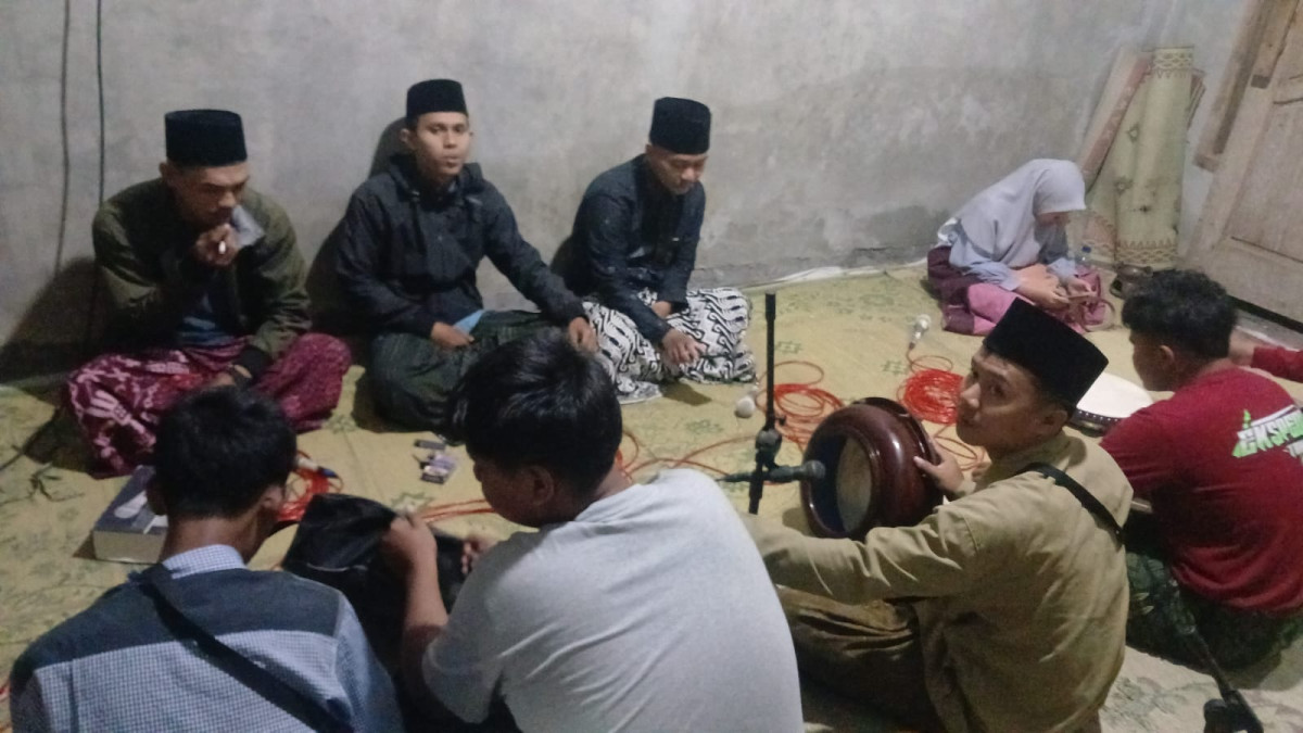 Latihan hadroh tegal jaten balong