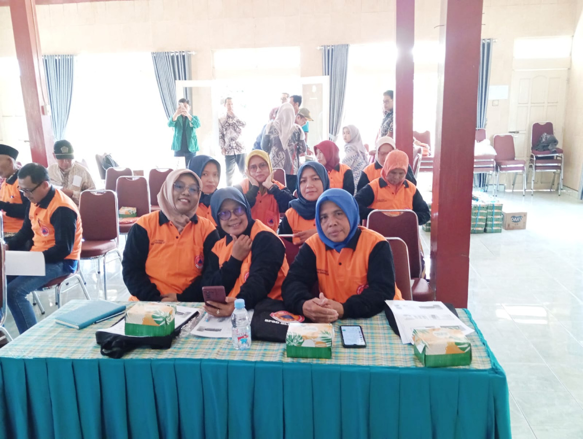 Kader dusun Kalibulus mengikuti pertemuan sosialisasi Zoonosis