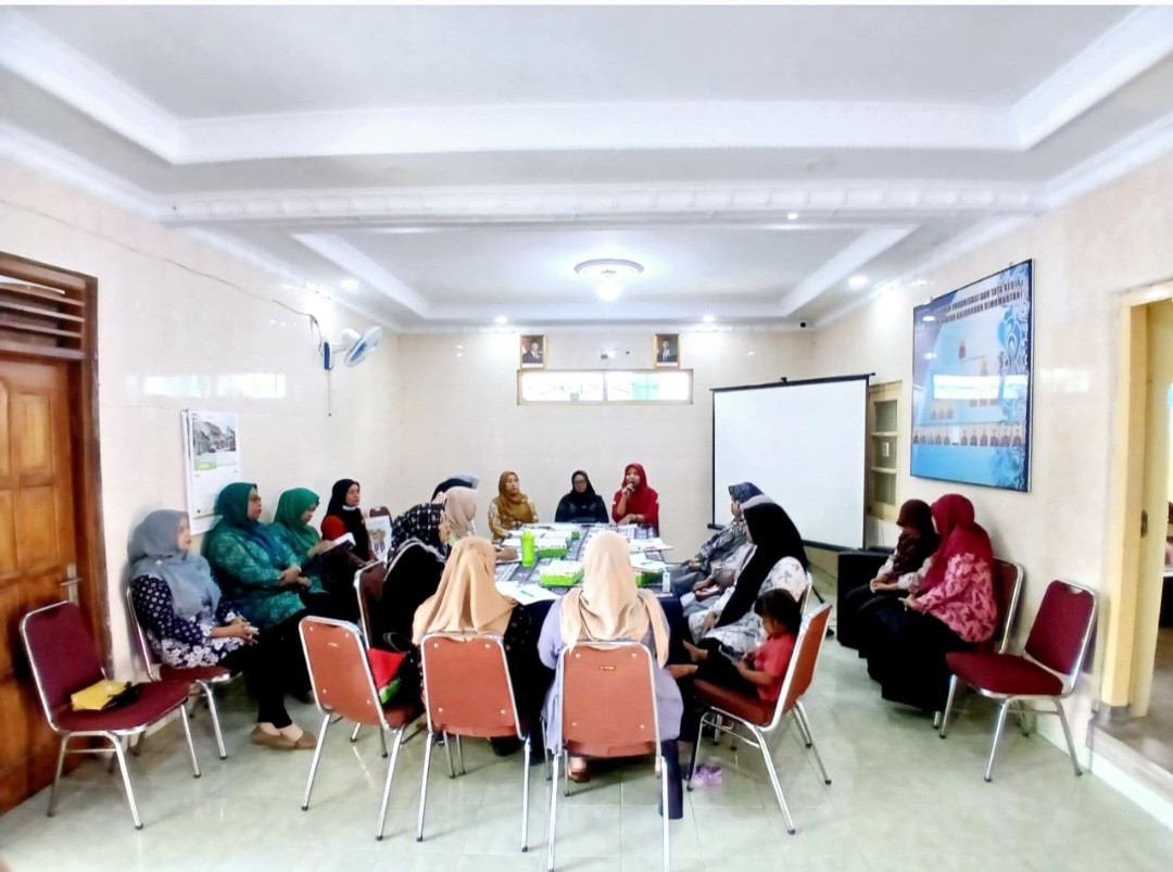 Kader Kalibulus mengikuti pertemuan kelas bumil