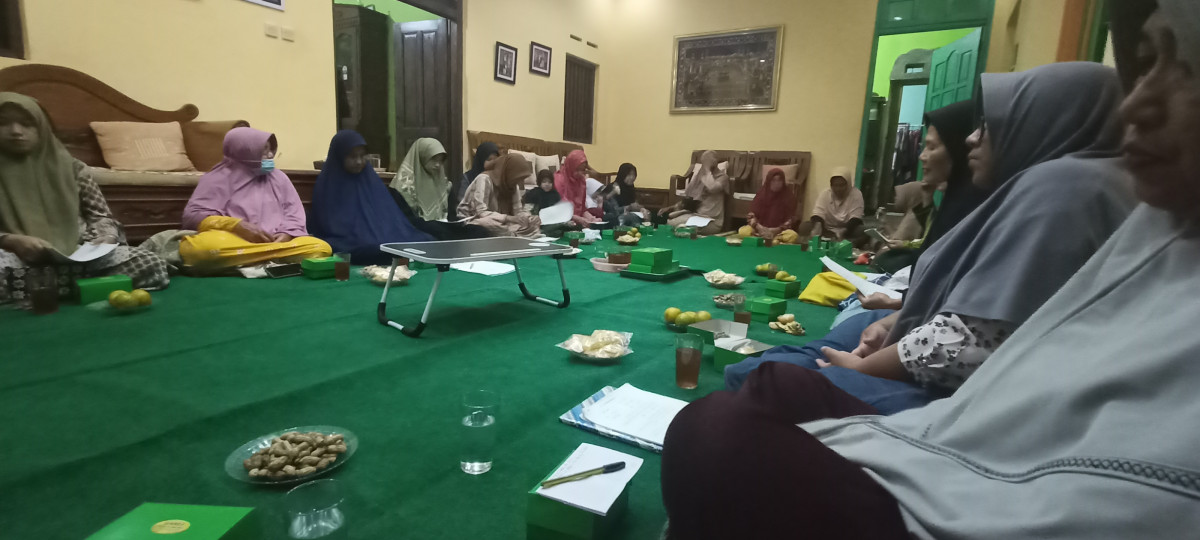 PADUKUHAN MACANAN PERTEMUAN RUTIN PKK RT 03