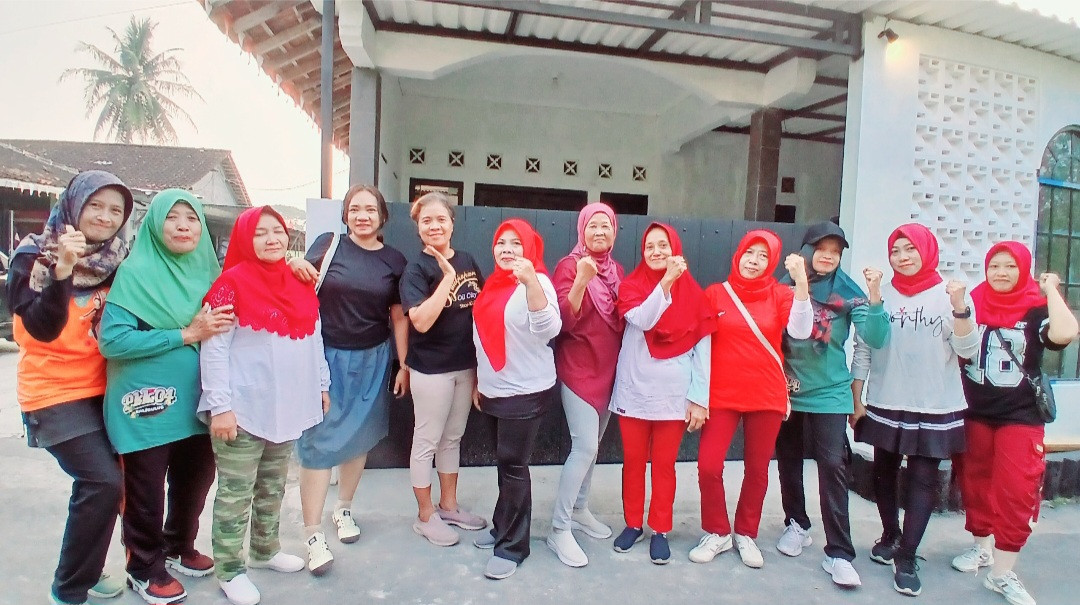 Warga dusun Kalibulus siap untuk mengikuti jalan sehat