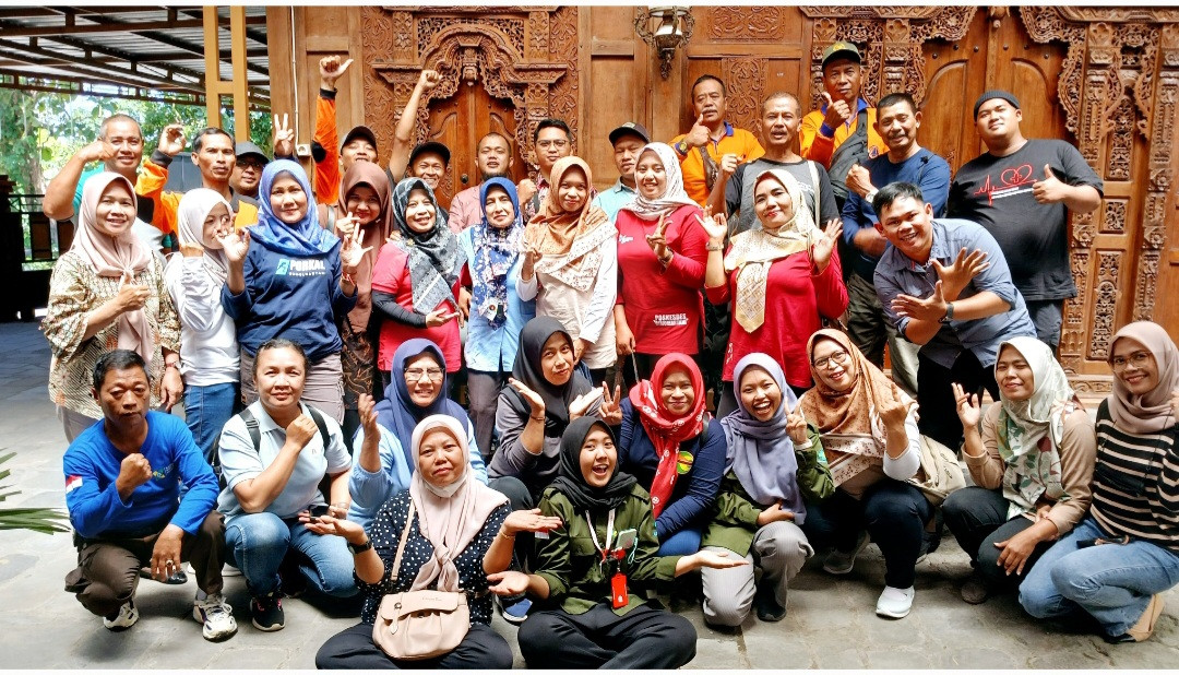 Kader Padukuhan Kalibulus mengikuti praktek BHD dan Balut Bidai