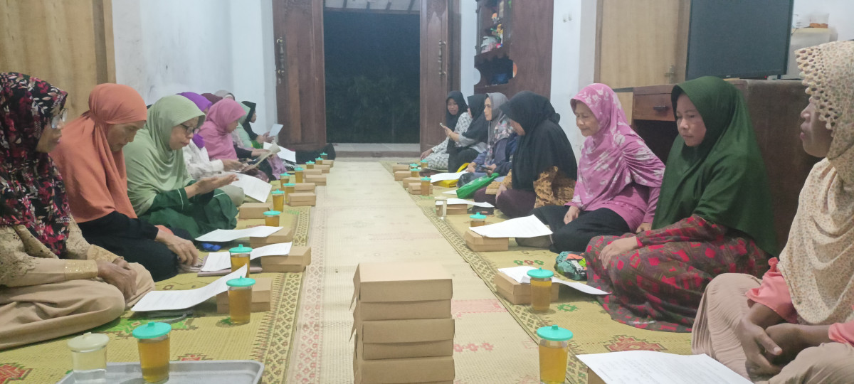 Pertemuan Rt03 /RW 08 Padukuhan Macanan