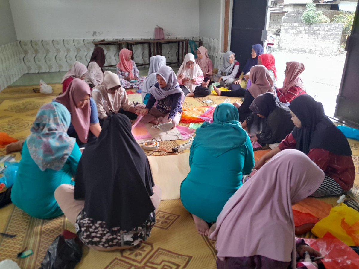 Pertemuan  PKK padukuhan Rogobangsan