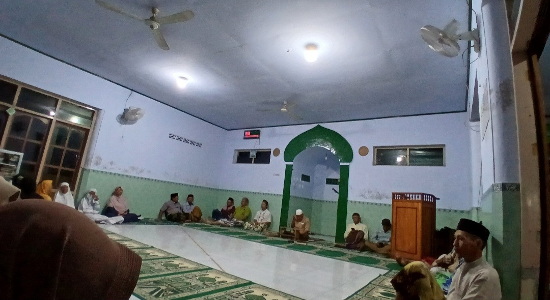 Yasinan rutin malam jum'at Padukuhan Kalibulus