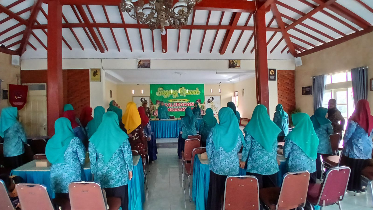 Kader Kragilan mengikuti PKK kelurahan