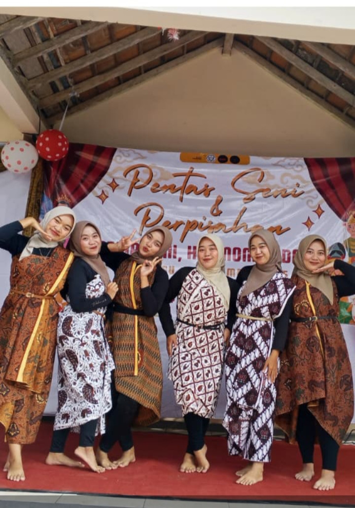 Ped Kragilan mengadakan pensi bersama KKN