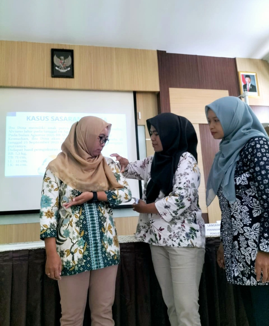 Kader Padukuhan Kalibulus mengikuti praktek 5 langkah dalam posyandu